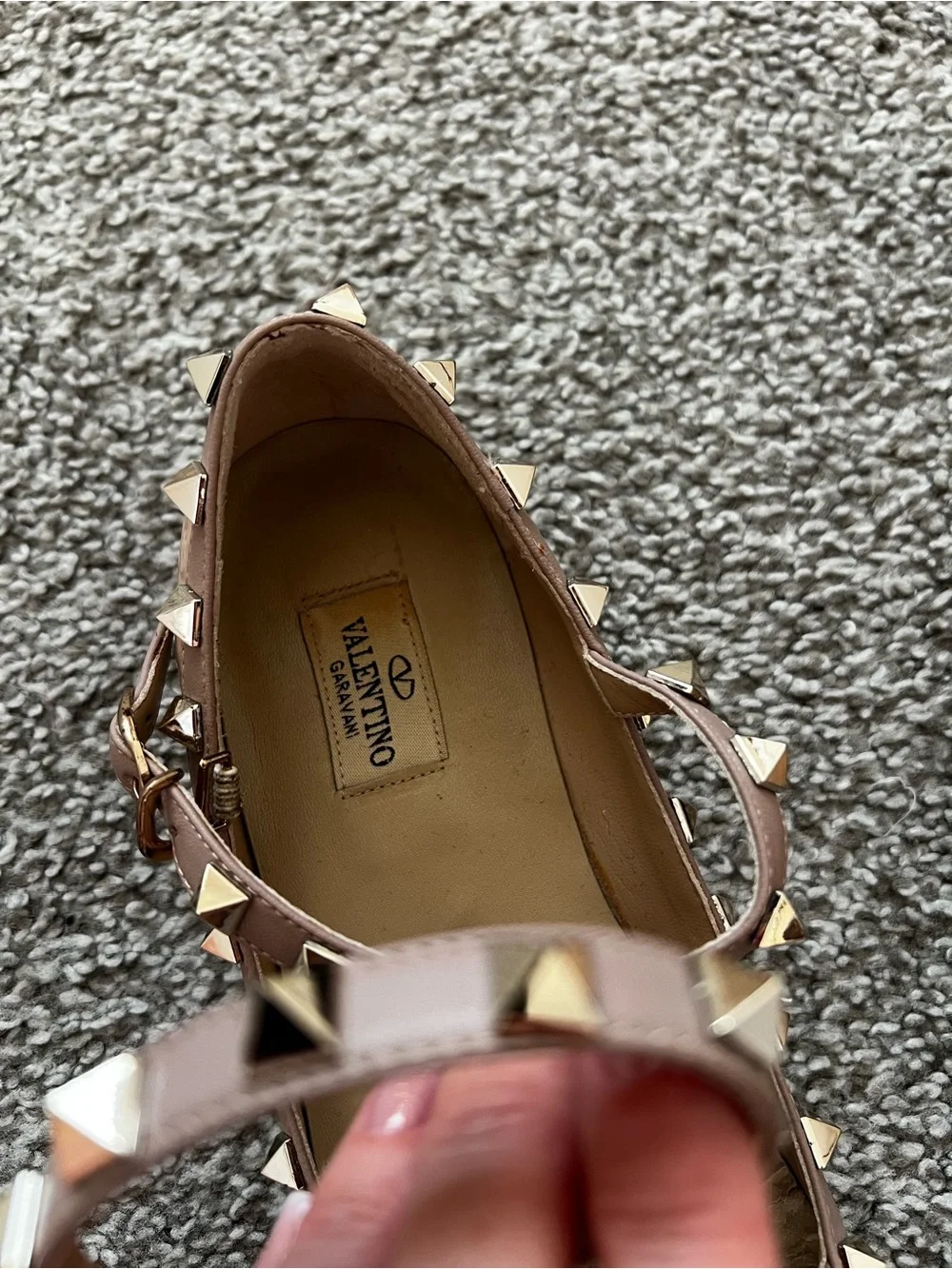 Valentino Garavani Nude Patent Rockstud Pointed T-Strap Flats